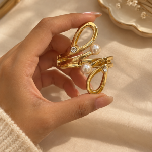 Pearl Loop Statement Cuff ✨