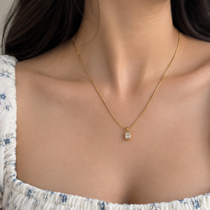 Royal Crystal Frame Necklace