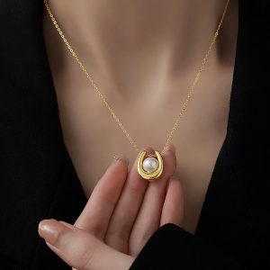 Pearl U-Hoop Necklace ✨