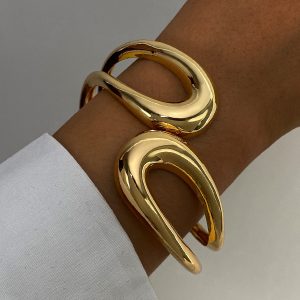 Sculpted Infinity Cuff ✨